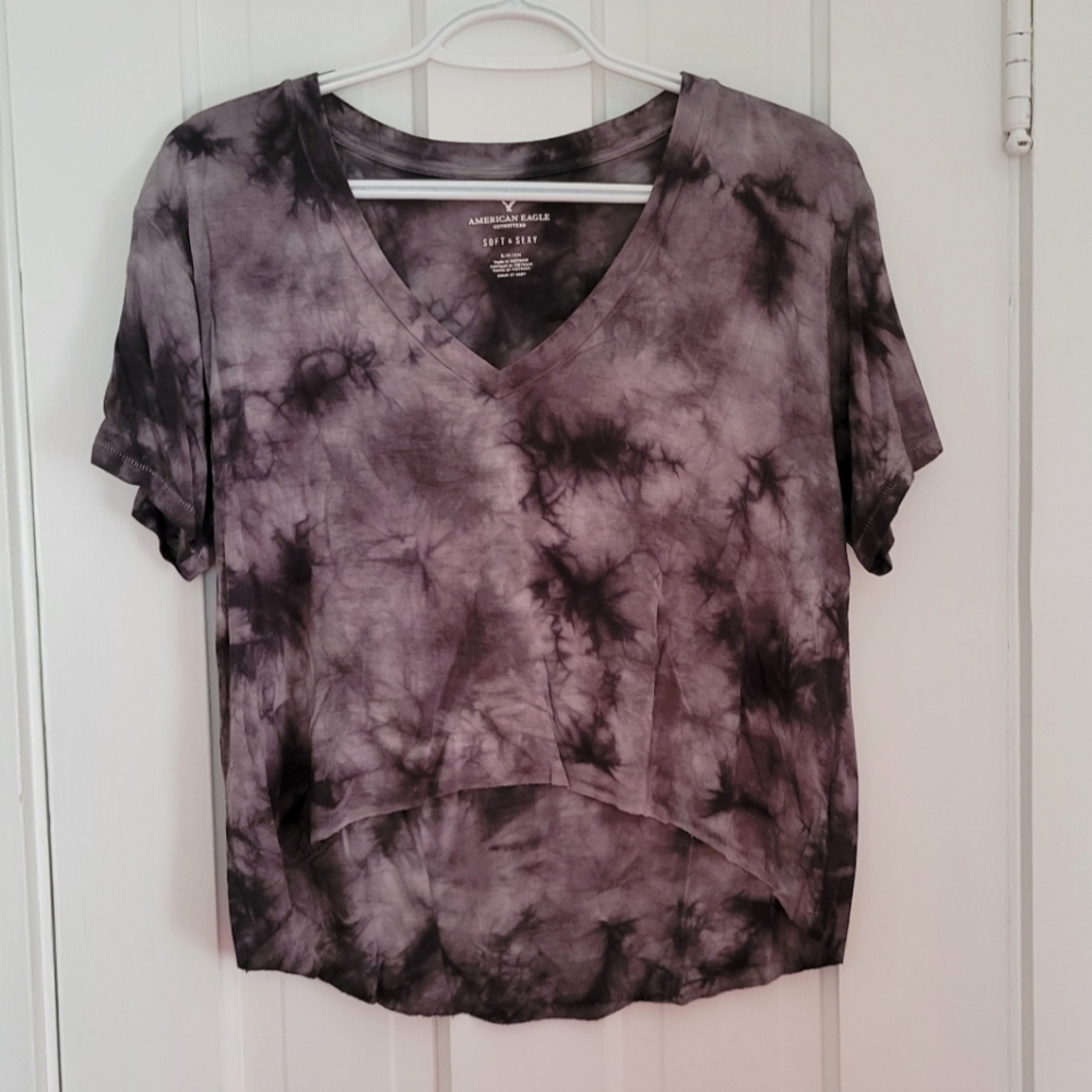 AE tie dye v neck crop tee